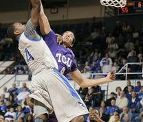 乐鱼体育-尼克斯碾压意大利男篮，凯尔·库兹马统治全场